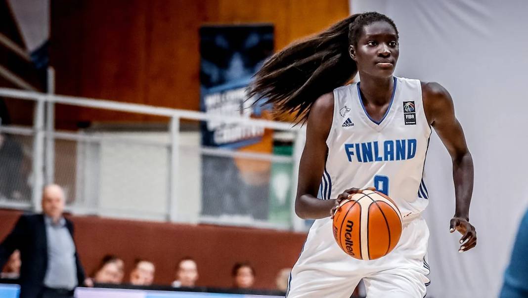 1.98'lik dev Galatasaray'da: İlk yabancı transferi resmen açıklandı formayı da giydi 3